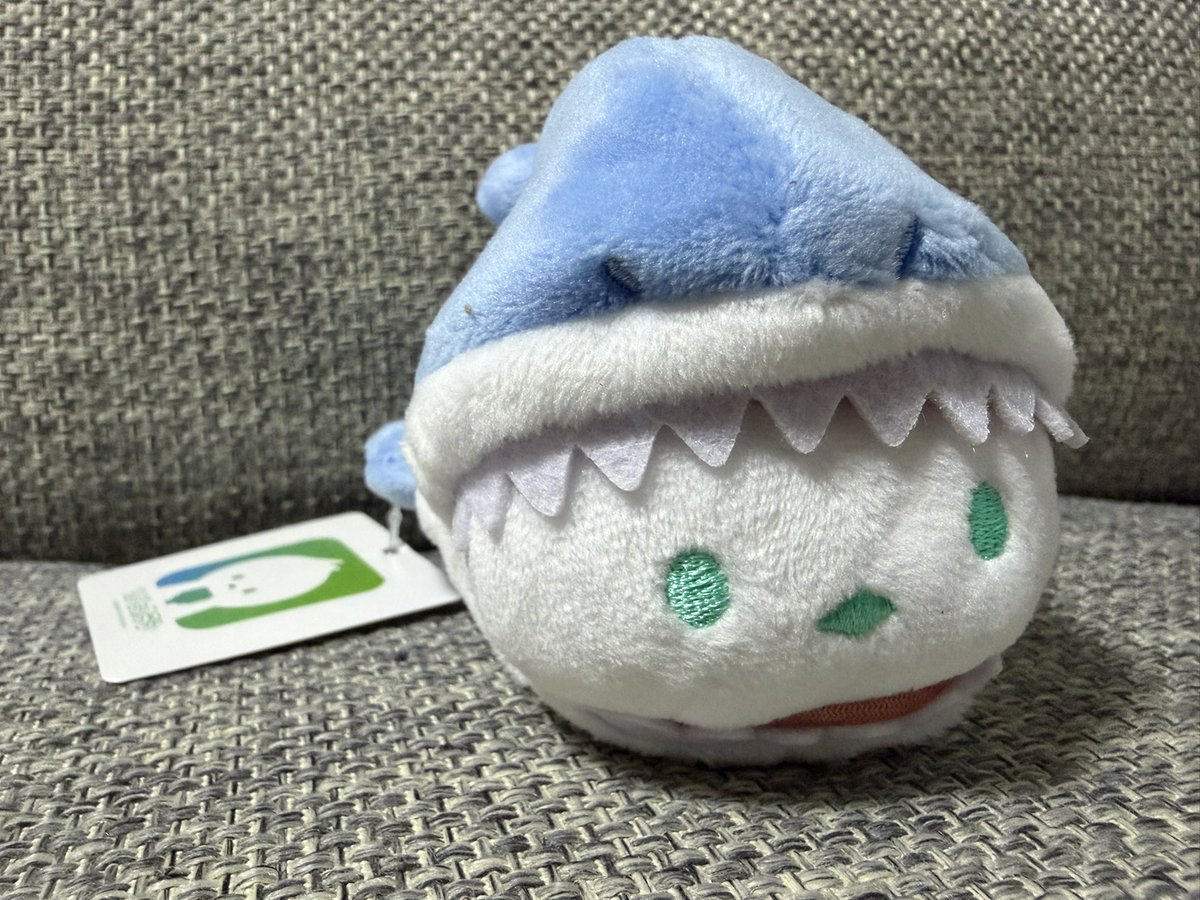 chiriebilive's tweet photo. なんも買ってないのになんか届いたって思ったらこれやった😂
こういうのほんまに当たるんやね
抽選系基本当たらんからすっかり忘れてた😂
一体型やと思ったらサメ脱げるのびっくりした😂
部屋に飾ります✌️ありがとね✌️ https://t.co/m2xEAQW3zb