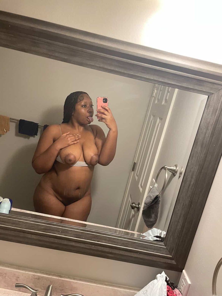 sluttyhoursss's tweet photo. #bbw 
#nsfwtwt 
#sellingcontent 
#pyt https://t.co/19jpHQAo2i