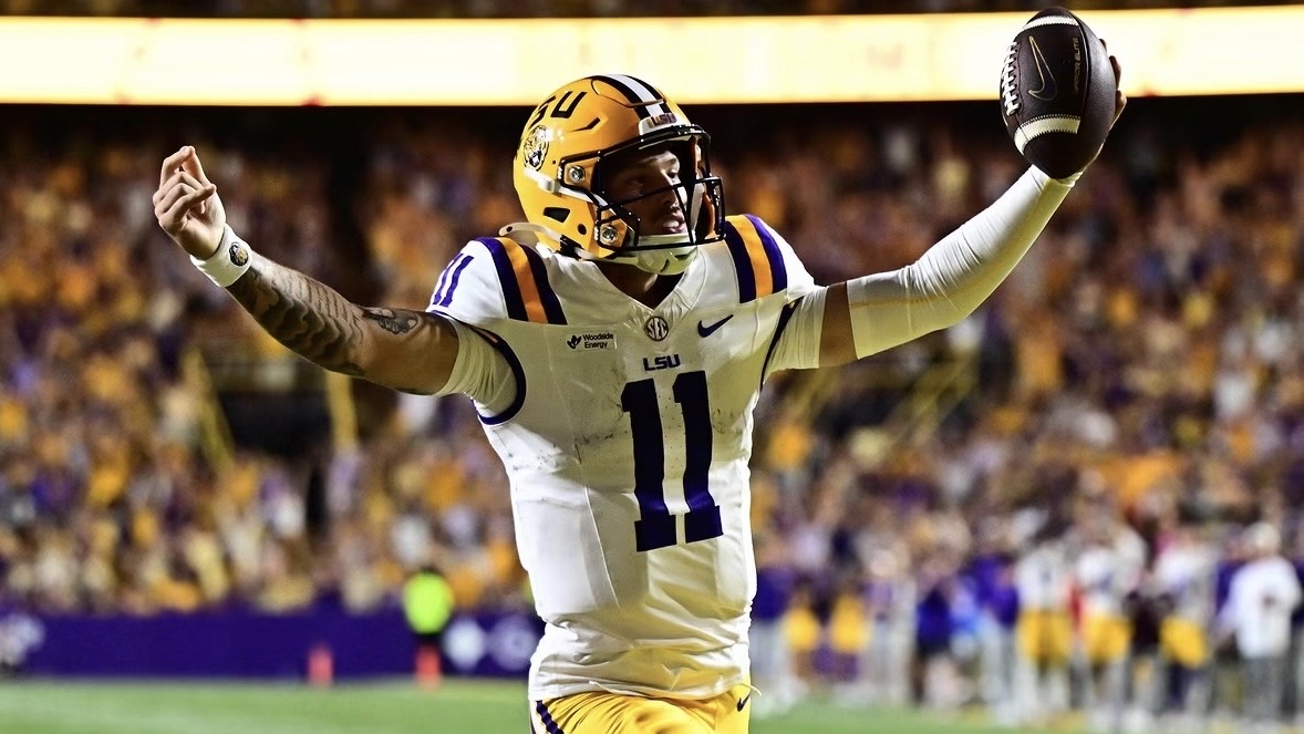 Geaux247's tweet photo. Rapid Reactions: No. 10 #LSU handled business in Baton Rouge on Saturday night with a dominant 35-6 win over Texas A&M.

A Top-25 win in the Boot with Lane Kiffin and Co. earning a complete performance from the program - exactly what the Tigers needed.

Rapid Reactions: https://t.co/sA5QF2fUg3