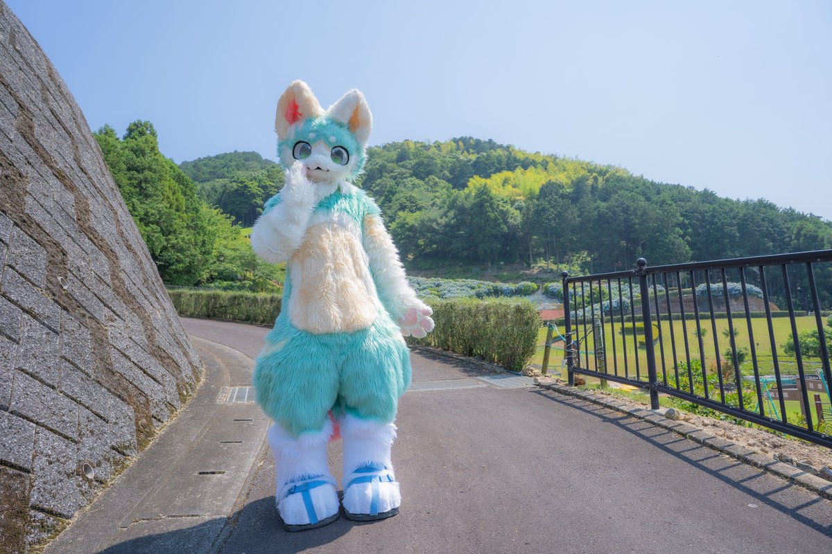 neos_moff's tweet photo. #FursuitEveryday 
（本日は、こちらの公園で遊んでいきたいと思いますー）

📷@ta2468theo https://t.co/SXa8d1Z2nV