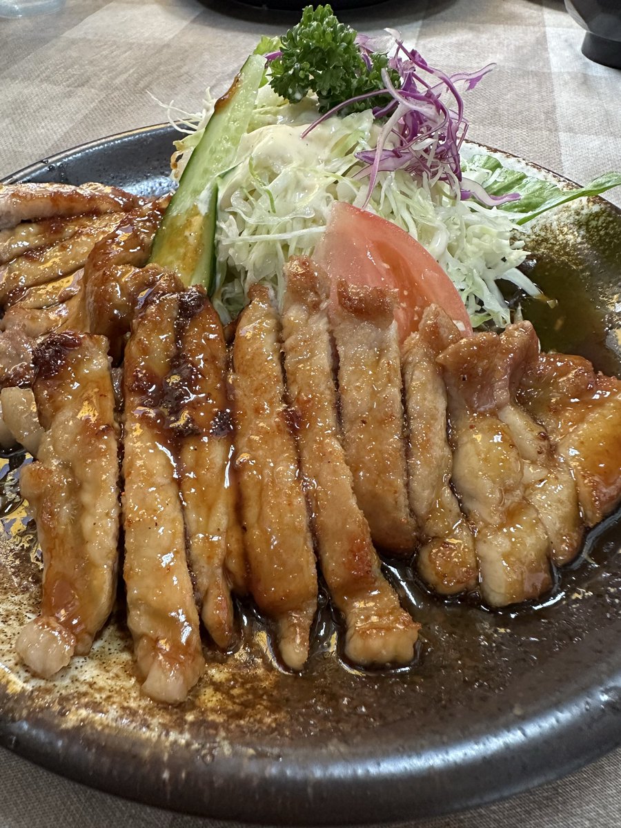 ghtwh273's tweet photo. 宮城県大崎市、レストランふじさん。
焼肉定食（1,000円）。 https://t.co/UdIl09X271