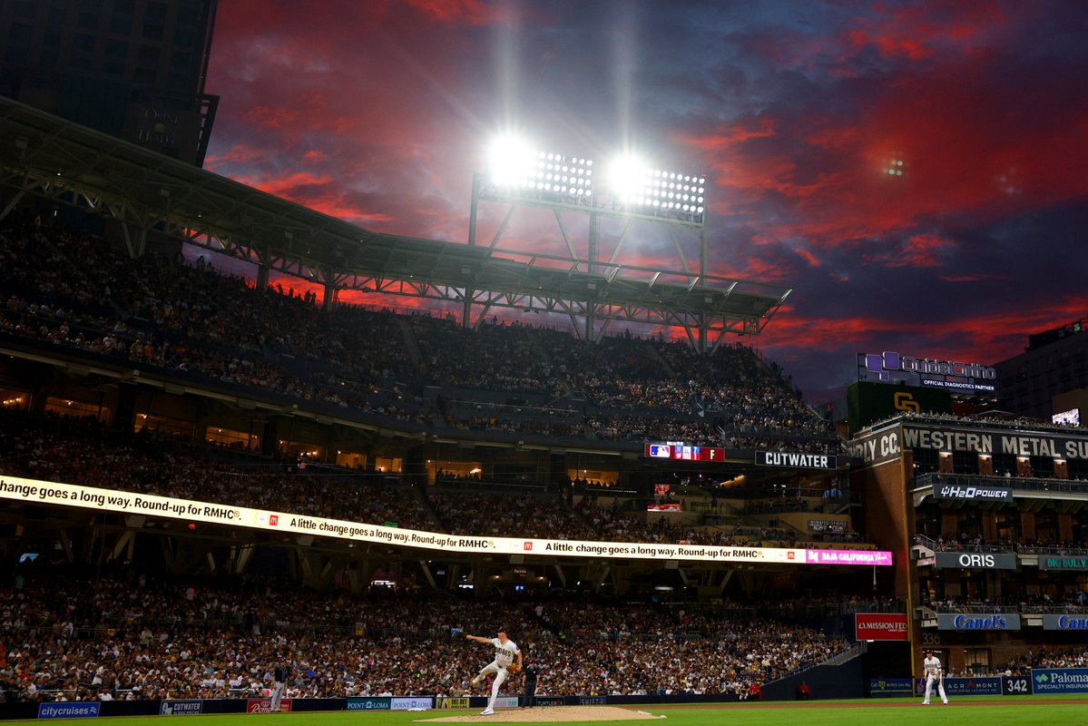 MegMcLaughlinDA's tweet photo. Padres vibes are pretty good under a beautiful sunset. Friars up 10-4 in the seventh inning. @sdut https://t.co/pENv4m4bEU