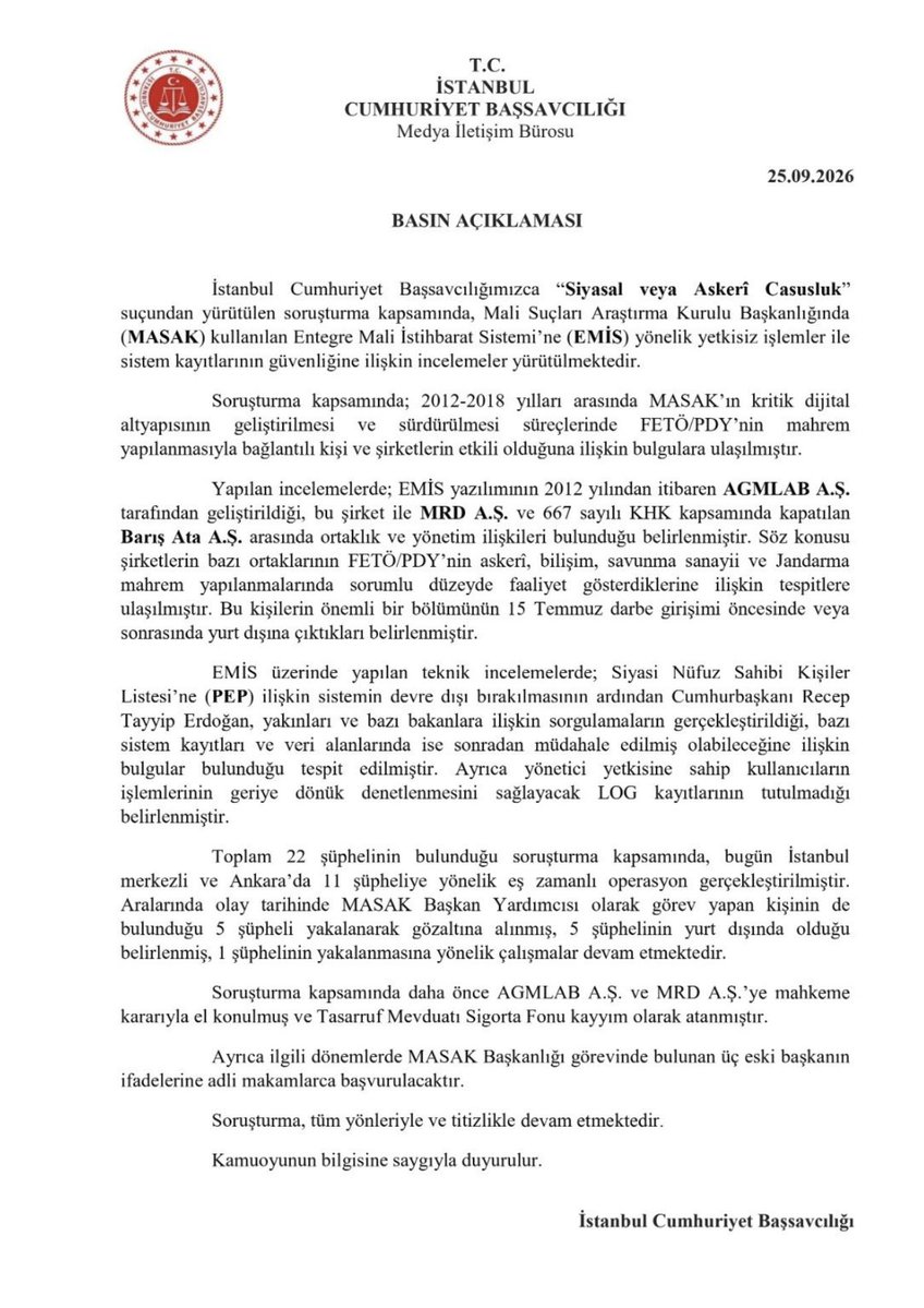 tahtanotlari's tweet photo. Fon soruşturmasında peş peşe gelen gelişmeleri takip ederken, dün İstanbul Cumhuriyet Başsavcılığı’ndan dikkat çekici başka bir soruşturmanın ayrıntıları paylaşıldı.

MASAK’ın kullandığı Entegre Mali İstihbarat Sistemi’ne (EMİS) yönelik soruşturmada, aralarında eski bir MASAK Başkan Yardımcısının da bulunduğu şüpheliler hakkında işlem yapıldığı açıklandı.

Ancak savcılık açıklamasında benim özellikle dikkatimi çeken bölüm şu:

“Cumhurbaşkanı Recep Tayyip Erdoğan, yakınları ve bazı bakanlara ilişkin sorgulamaların gerçekleştirildiği…”

Devamında ise bazı sistem kayıtları ve veri alanlarına sonradan müdahale edilmiş olabileceğine ilişkin bulgular bulunduğu, ayrıca yönetici yetkisine sahip kullanıcıların işlemlerinin geriye dönük denetlenmesini sağlayacak LOG kayıtlarının tutulmadığı belirtiliyor.

Buraya kadar olan bölüm bile başlı başına çok ciddi.

Fakat aynı dönemde fon soruşturmalarında yaşanan gelişmelerle birlikte okuyunca insanın önüne çok daha fazla soru çıkıyor.

Burada dikkatli olmak gerekiyor: Şu ana kadar bu MASAK/EMİS soruşturmasıyla Tera-Pusula fon soruşturması arasında resmen kurulmuş doğrudan bir bağlantı açıklanmış değil.

Dolayısıyla bağlantı varmış gibi hüküm vermek yerine bundan sonra ortaya çıkacak savcılık belgelerine, mali hareket incelemelerine ve geriye dönük kayıtlara bakmak gerekiyor.

Çünkü artık kamuoyunun merak ettiği yalnızca fonların nasıl bu noktaya geldiği değil.

Kimler inceleniyor?
Hangi para hareketleri araştırılıyor?
Kimler hangi tarihlerde fonlardan çıktı?
Ve geriye dönük incelemelerden daha hangi isimler çıkacak?

Bundan sonrası gerçekten dikkatle takip edilmeli.

@spkgovtr @HMBakanligi @Takasbank @MerkeziKayitTur @adalet_bakanlik

#FonMağdurları #TeraFonMağdurları #Pusula #MASAK #SPK #TEFAS #FonMağdurlarıAçıklamaBekliyor