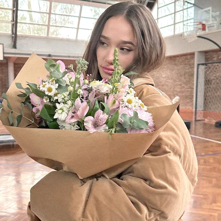 laurthrive tweet picture