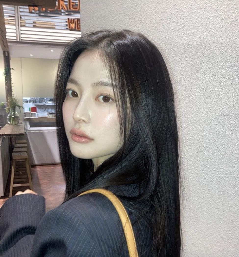 1999_ls's tweet photo. 私が目指す「美肌」の最終形態は素カメラでこれ… https://t.co/X5S3D04gHJ