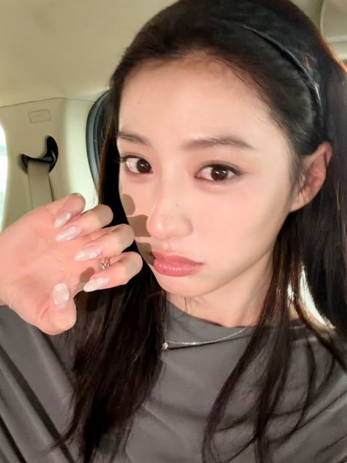 1999_ls's tweet photo. 私が目指す「美肌」の最終形態は素カメラでこれ… https://t.co/X5S3D04gHJ