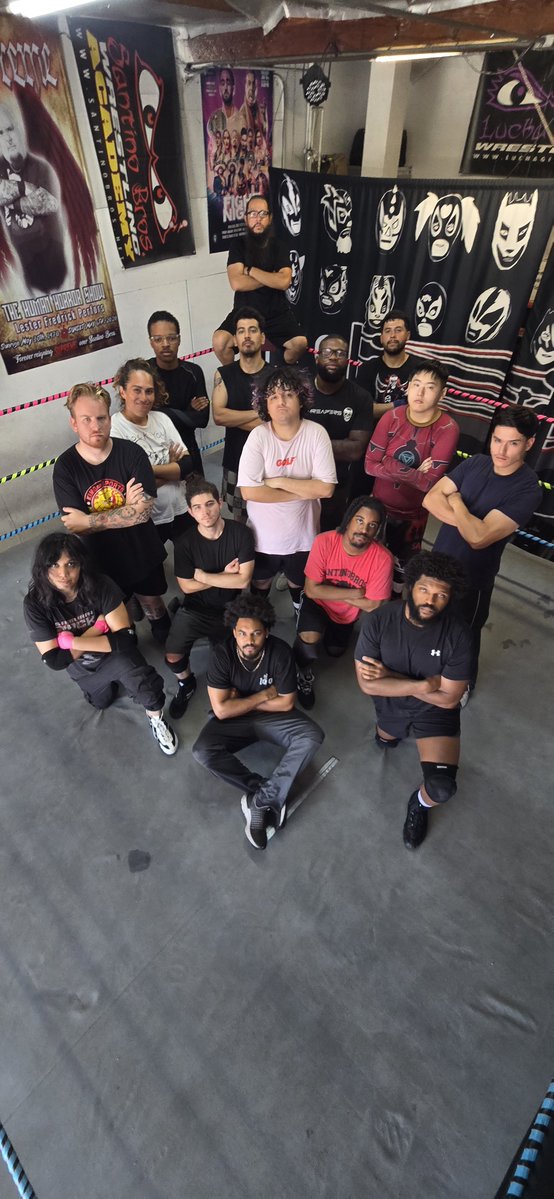 SantinoBros's tweet photo. 💪 SATURDAY MORNING BEGINNERS CLASS COMPLETE!

This summer, we ran a Saturday morning class for 12 straight weeks. It was hot, it was tough and a whole lot of work was put in....but this group kept showing up and putting in the work. Some will move on to the Intermediate Course, while others will retake Beginners to continue building a solid foundation. There’s no shame in sharpening the basics. The foundation is everything.

Much love and respect to our trainers Alec, Pinky, Mongol, DJ and, of course, Coach Kaos.