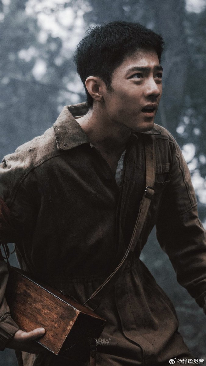 JJL07443098's tweet photo. “Just witnessed a scene of cornered courage where Xie Di (Xie Di is the name) stood his ground through torment—raw grit, unshakable!”， https://t.co/oL4fmyZZBr
