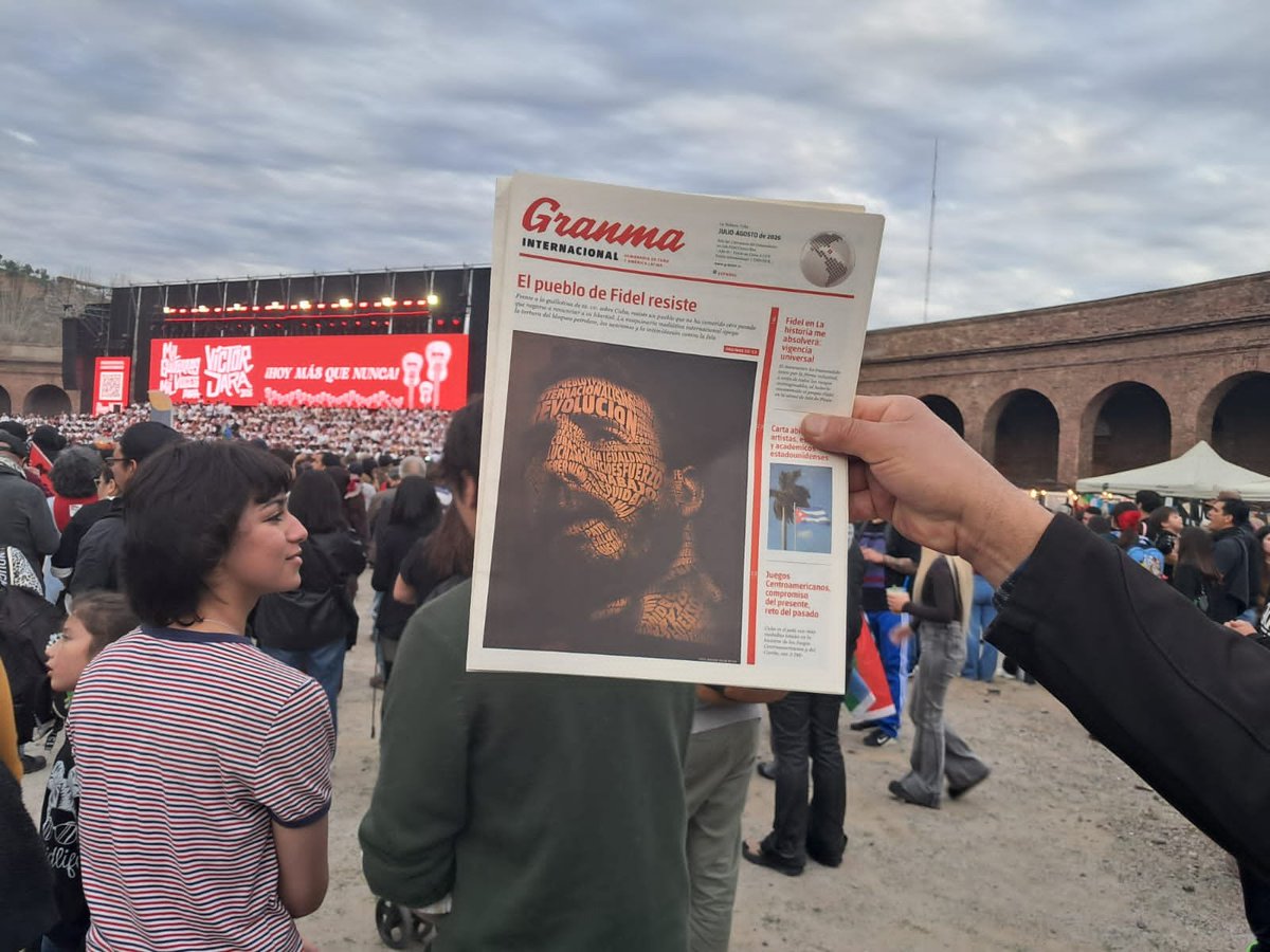 YisellRMilan's tweet photo. El @Granma_Digital por estos días en Chile y Brasil, en su histórica versión internacional. ✊️🇨🇺 https://t.co/p0OOV4JfsY