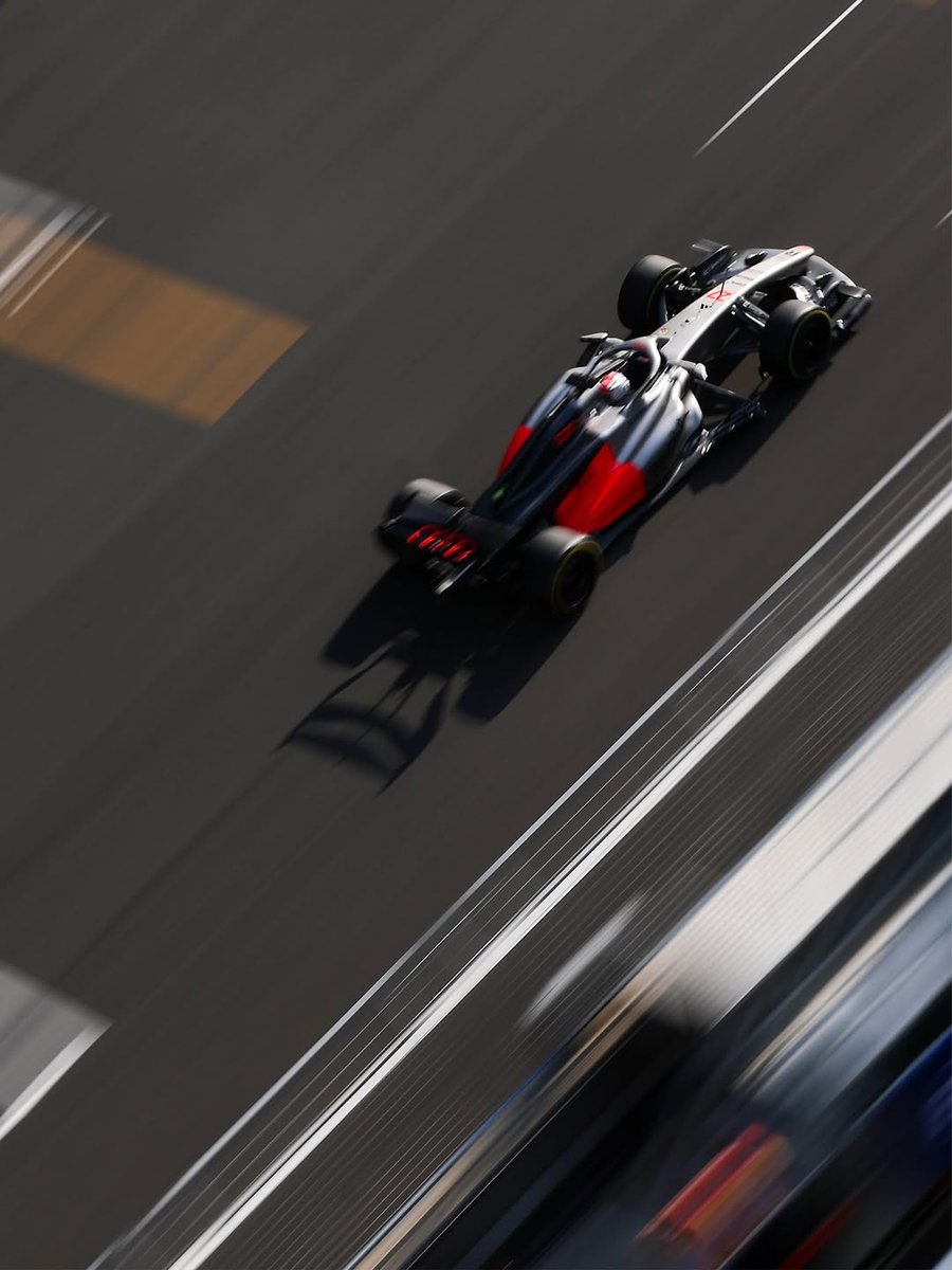 diverclaudia's tweet photo. We are getting used to saying… it’s F1® race day! 😎

Keep an eye on  for updates coming from the Chinese Grand Prix. https://t.co/8OR0oAiqCa