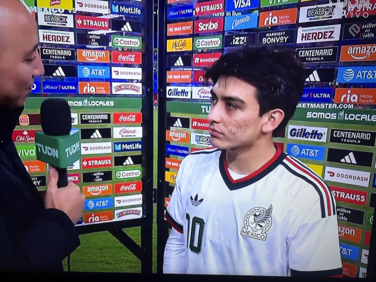 obedbenched's tweet photo. HES SO 😭😭😭😭😭😭😭😭 https://t.co/k7fNHRHUmb