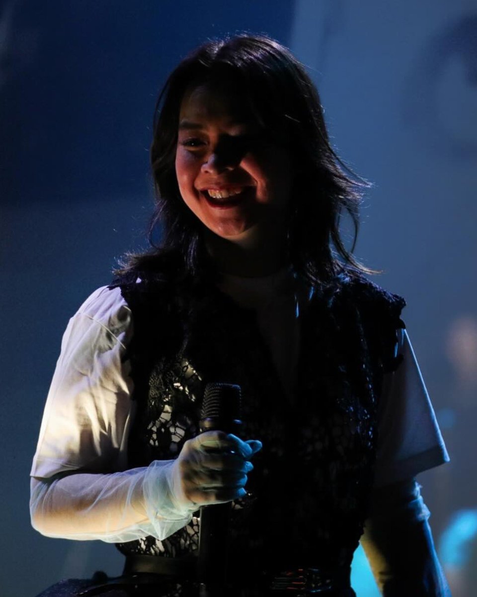 mitskifiIes's tweet photo. Happy birthday to the unique and talented singer-songwriter, Mitski! 

Thank you Mitski, for sharing your art with us, and through it making so many feel seen and understood. The world is a kinder and better place because you exist. ❤️ https://t.co/lAIJLcbdkF