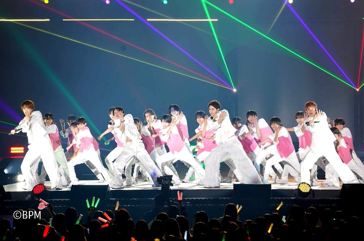 beautypageantjp's tweet photo. ふぉ〜ゆ〜、結成15年でついにCDデビューへ🎉

堂本光一プロデュースのデビュー曲「BLOOM WORLD」をガルアワで初披露！

ジュニアへの感謝とともに「デビューはお早めに！」と笑いも😂

📸ライブ写真＆レポート
https://t.co/KrRAwhrxvu

@GirlsAward
#ふぉ〜ゆ〜 #GirlsAward #ガルアワ https://t.co/d18HYDb0tc