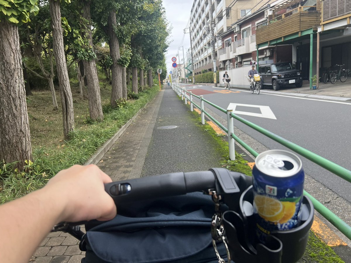 shuuu1983's tweet photo. 朝から子どもを公園で遊ばせてきた。なんて真面目な休日なんだ。 https://t.co/px7RRI9gRF