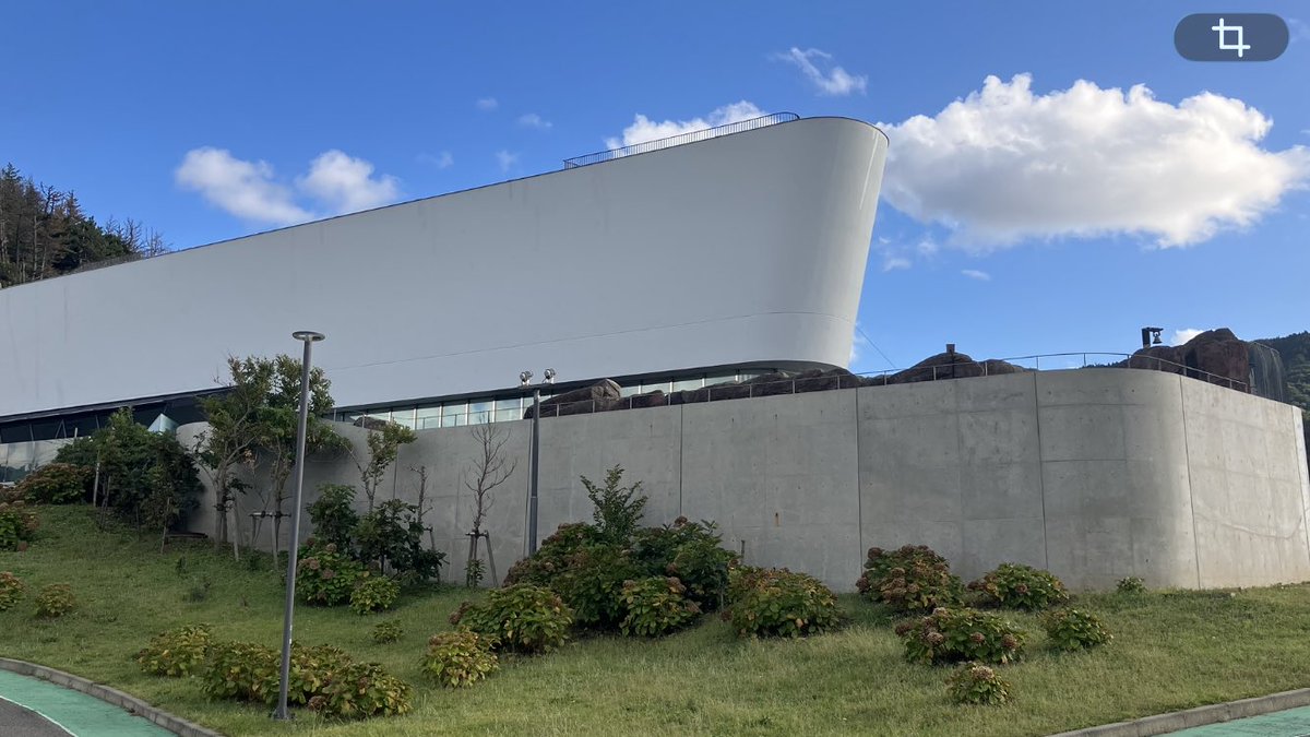 treasure1966's tweet photo. 加茂水族館に行きました。正面の案内所カウンターにさかなクンのぬいぐるみがありました。フグ、ホウボウや、有名なクラゲを見ましたよ。この水族館は、案内が手書きて、読みやすかったです。
#加茂水族館 #さかなクン https://t.co/vBkozGkRh8