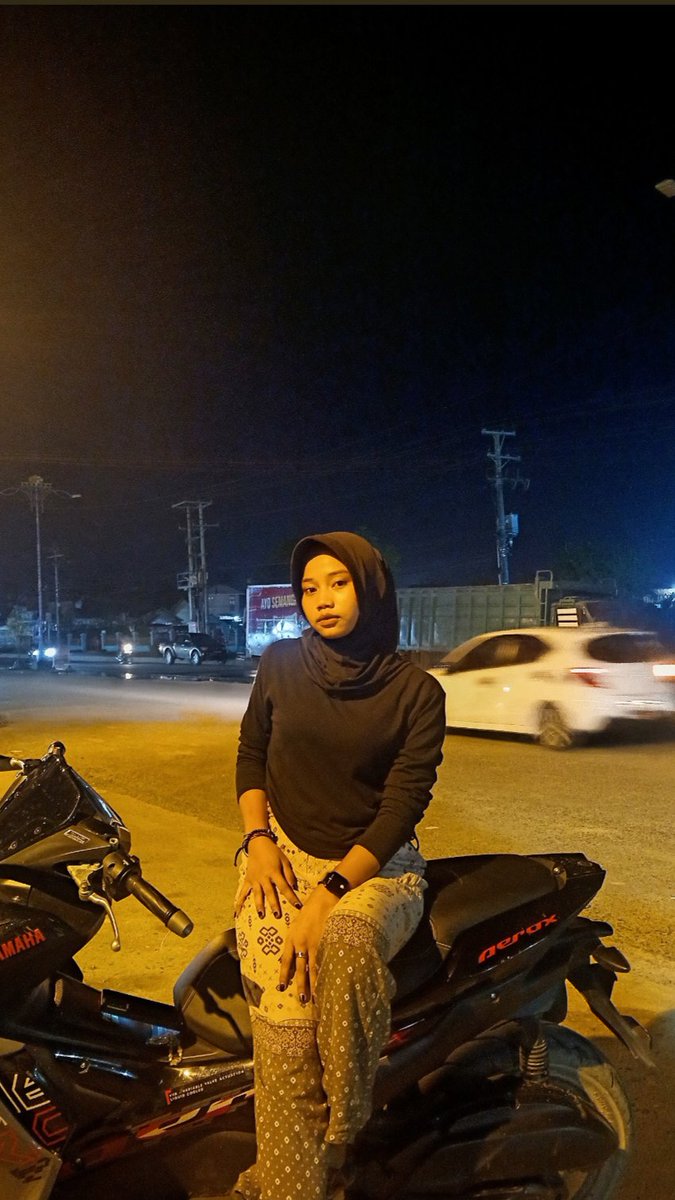 sptra0123's tweet photo. yg mau nikmatin tubuh istriku dm 😋
#istri https://t.co/imixHGCVVs