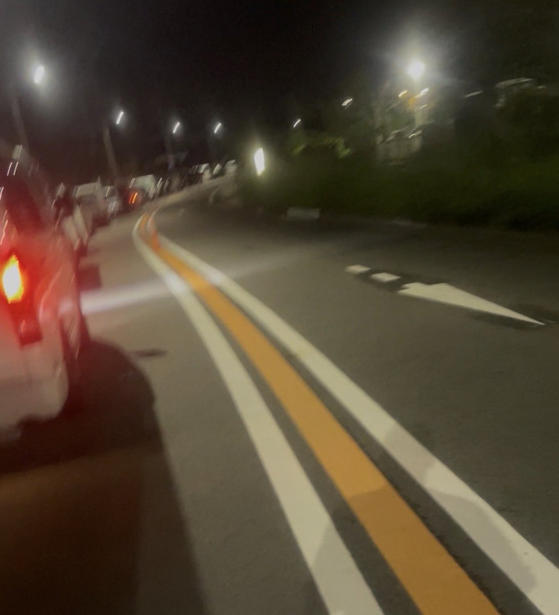 sepia369's tweet photo. さてとイベント頑張ろ！
会場に向かう車がもうこんなに繋がってるよ🚙 https://t.co/otaySLKHZ8