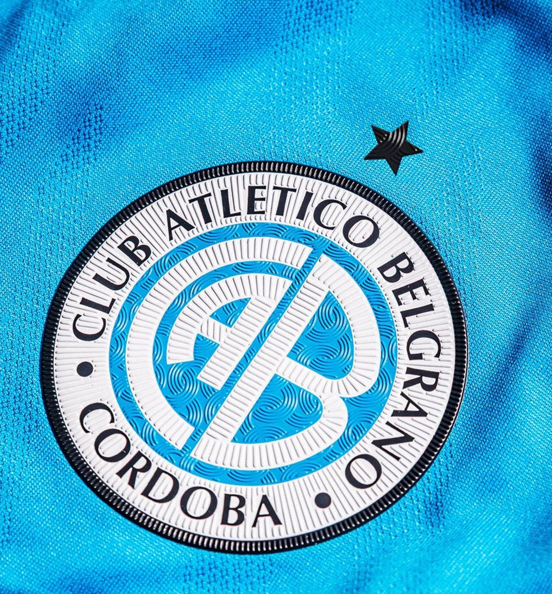 moscab1905's tweet photo. Se dan cuenta que en una semana vamos a ir a su cancha alquilada? La misma en la que les ganamos y salimos campeones? No importa el resultado, salga como salga, van a ver nuestra camiseta y van a tener que soportar ver que tenemos este parche y esta estrella hermosa en el escudo. https://t.co/lAJ9G3ypAd