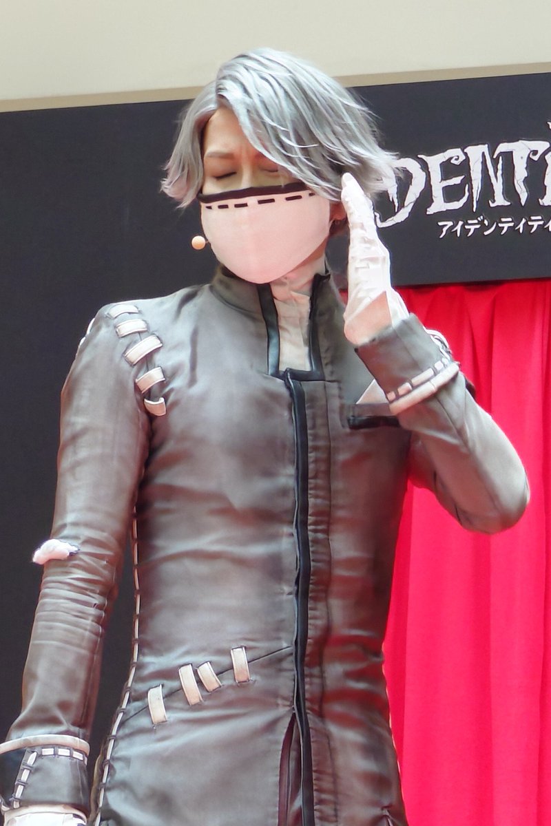 Lily_GR1079's tweet photo. 第五人格アジア大会応援フェスin横浜
2026.09.27ミニステージ①
うるさがるイソップくんと、その前を光の速さで駆け抜けるライリーさん
#第五人格 #第五舞台 #第五人格横浜コラボ https://t.co/2ao9899m57