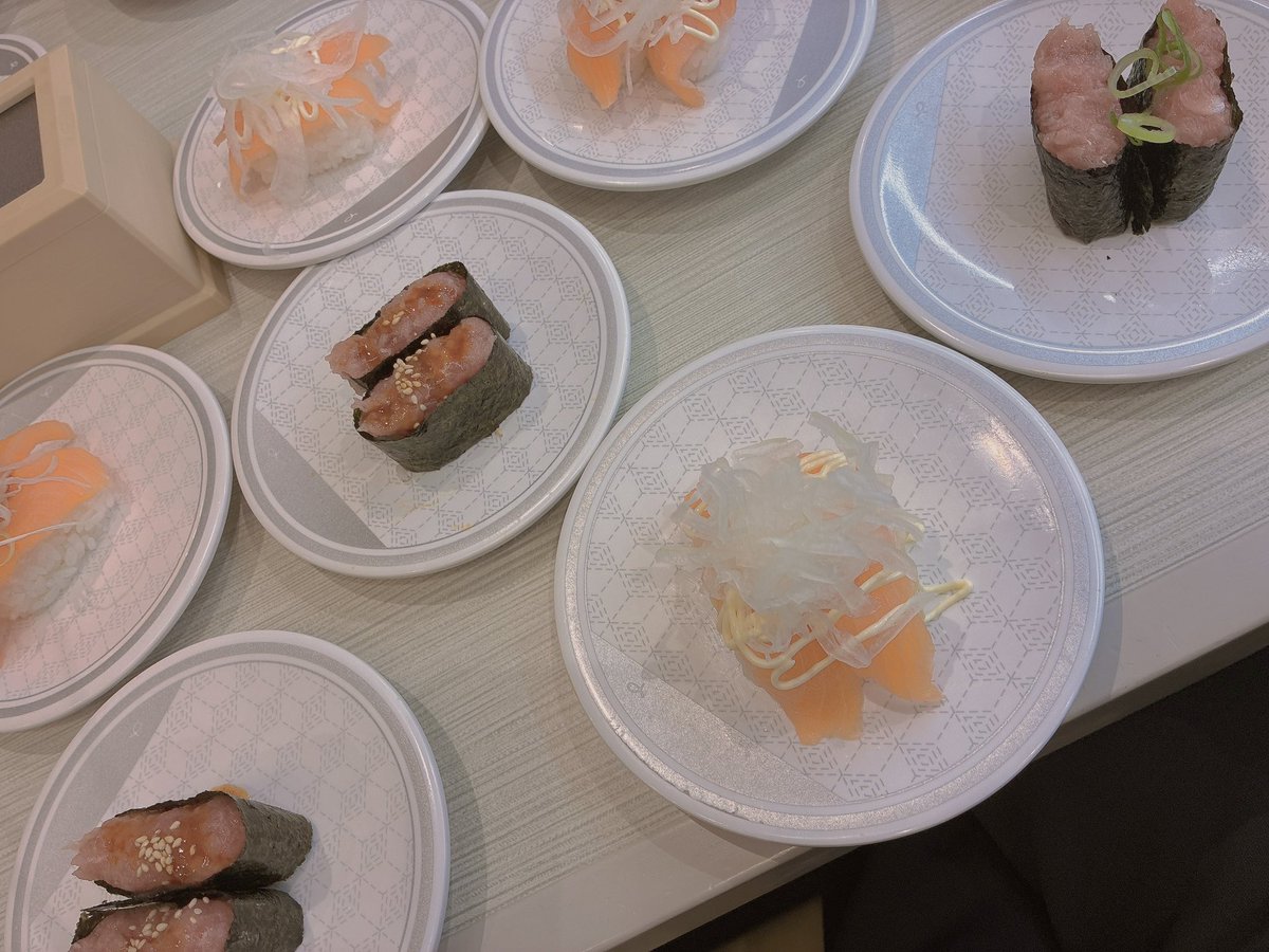 ud_lu4's tweet photo. サーモン🍣サーモン🍣 https://t.co/JLkOjmKnPg