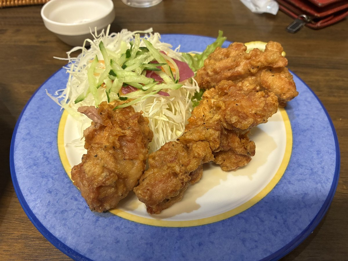 life_of_conn8ds's tweet photo. オムライスと唐揚げのセットで満腹なう https://t.co/XpdNOKiKgC
