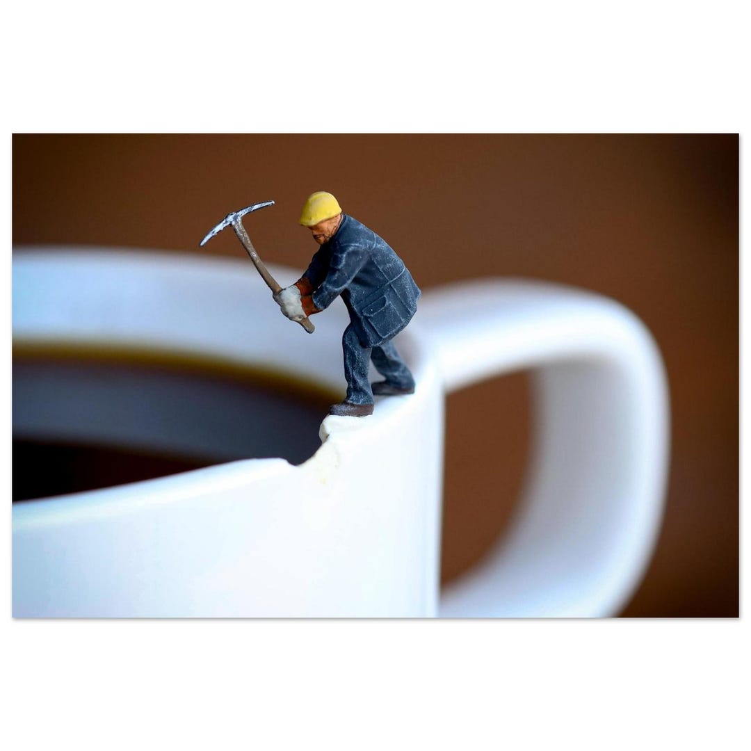 MINIMANI_be's tweet photo. Coffee Break Wall Art - Tiny Worker Miniature Photography Poster by MINIMANIbe https://t.co/eHFnFOFfqo More : https://t.co/bLw6NZPY4i #CoffeeArt #WallDecor #MiniaturePhotography #CoffeeBreak #HomeDecor https://t.co/idyS37Scbr