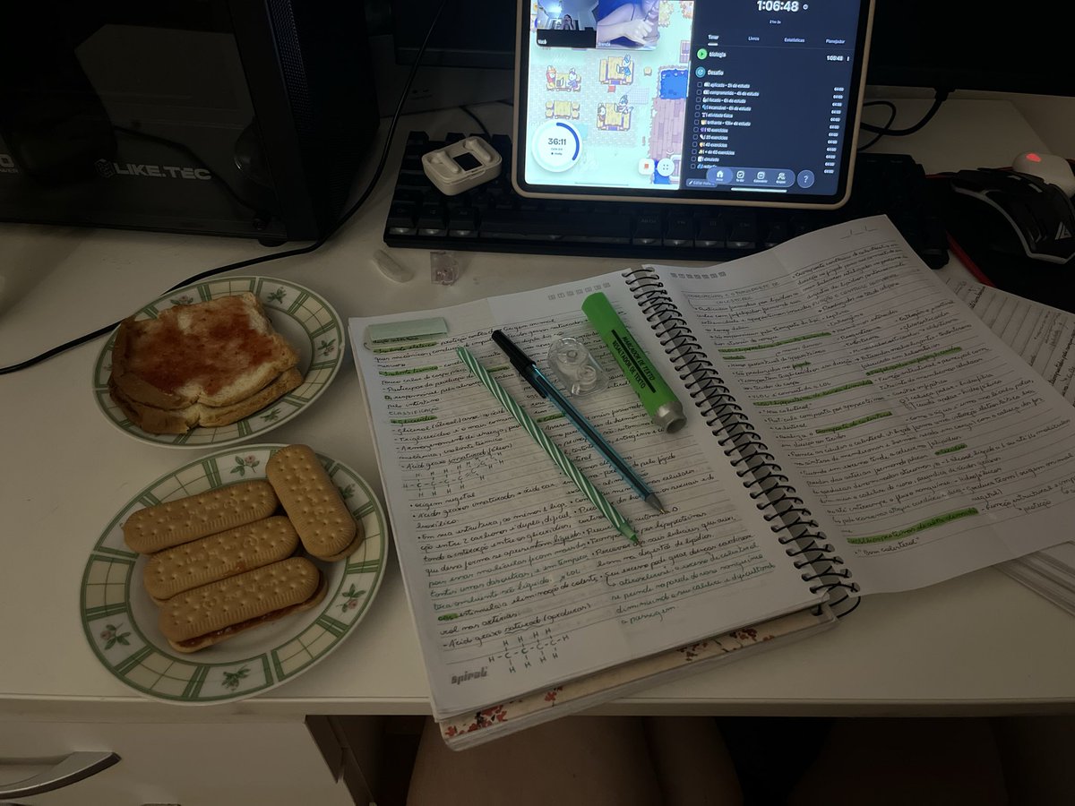 litteramaria_'s tweet photo. ei study! hoje peguei leve na revisão de biologia, amanhã pretendo começar bem cedo e aproveitar o dia em casa (e regular a bomba do meu sono https://t.co/CIkiDf1r7B