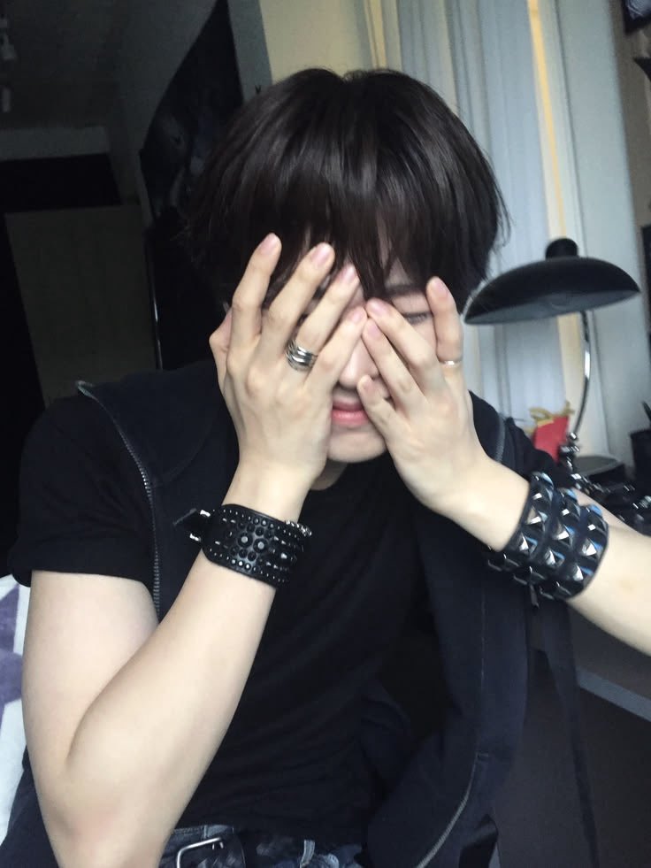 yustti04's tweet photo. 와 유우시 이거진짜 귀엽꼬 연하남친같다 https://t.co/pb0s62F1eH