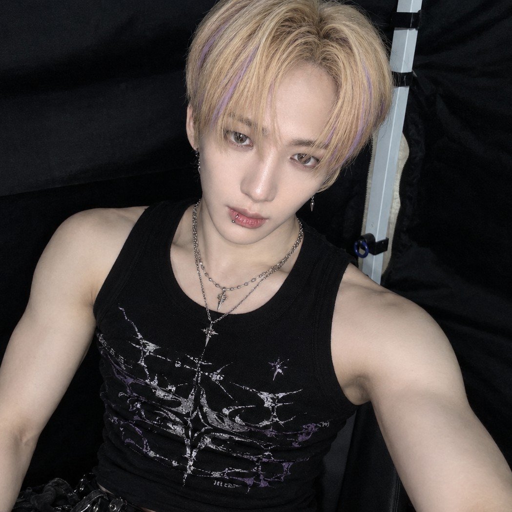 angelicidyllic's tweet photo. ㅤ

     ꒰ა  Я построю свою поп-империю до сорока. Да, я люблю тебя, но прости меня, мой котик — мне нужно идти  ໒꒱

ㅤ                                                                  𝑘. https://t.co/MzlxHadiDd