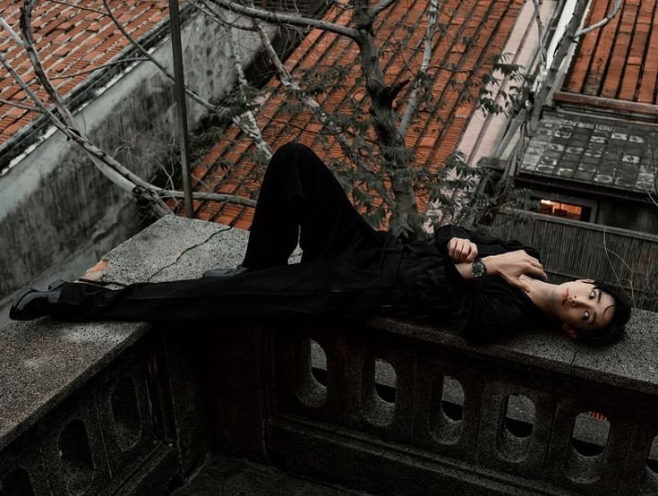 lsoohyuk_'s tweet photo. fo VOGUE. https://t.co/mbJkBtlV1w
