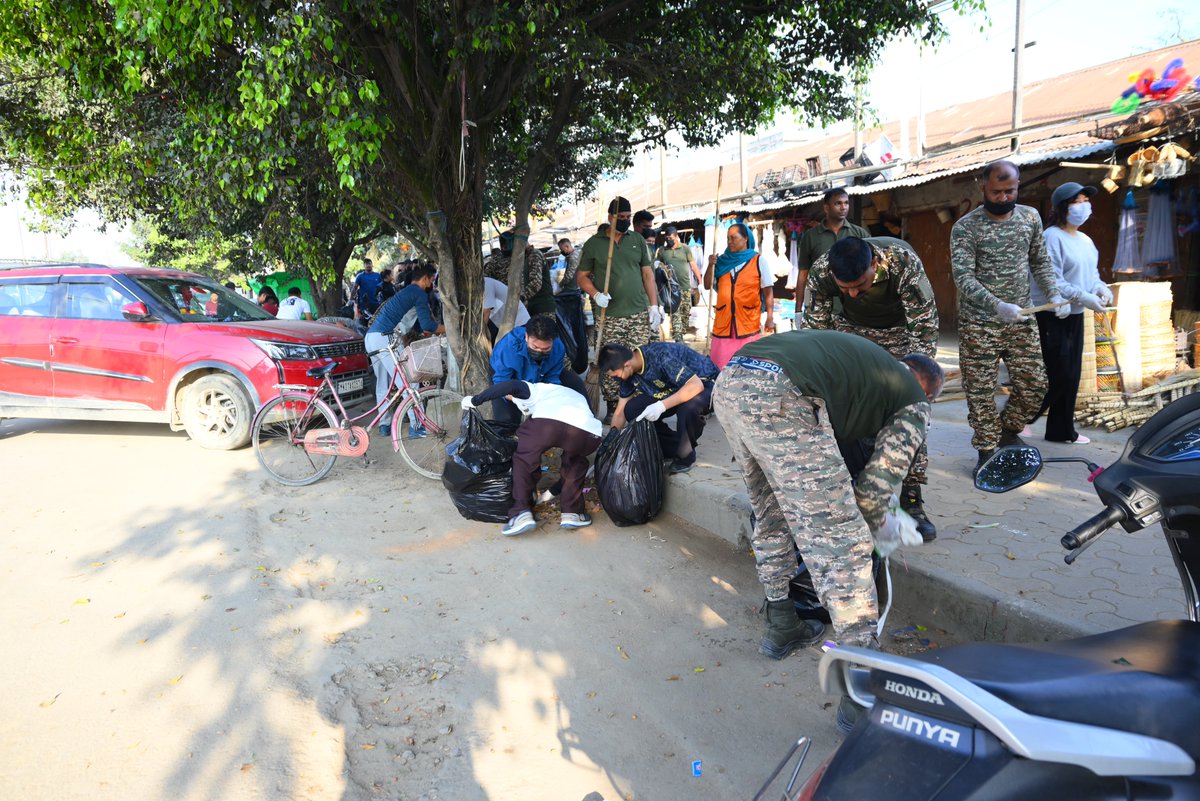 86Bncrpf's tweet photo. On 27 Sept 2026, under the supervision of  Commandant, 86 Bn CRPF,  as a part of the nationwide Swachhta Hi Seva campaign, the 86 Bn CRPF in collaboration with  SAI,Takyelpat  and For Better Kangleipak, organized a Mass Cleanliness Drive in  the area of IMA MARKET,Imphal,Manipur. https://t.co/BvFA06PSXz