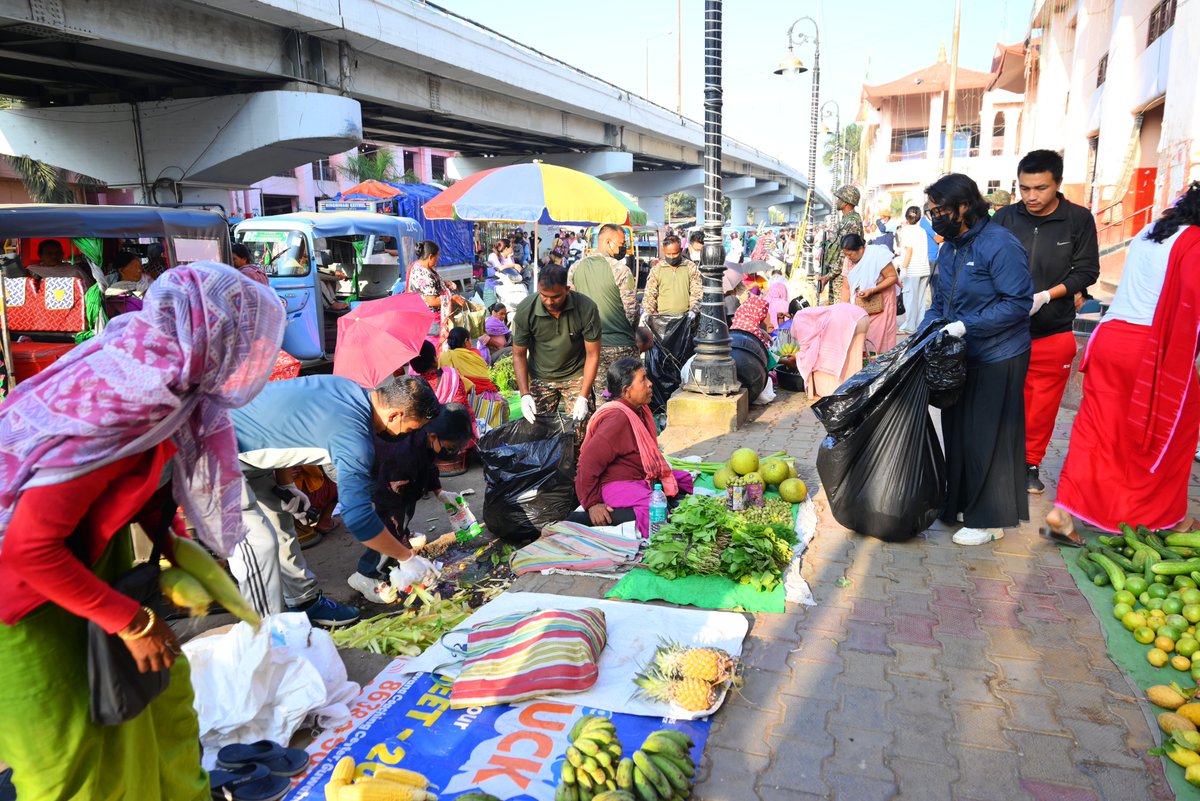 86Bncrpf's tweet photo. On 27 Sept 2026, under the supervision of  Commandant, 86 Bn CRPF,  as a part of the nationwide Swachhta Hi Seva campaign, the 86 Bn CRPF in collaboration with  SAI,Takyelpat  and For Better Kangleipak, organized a Mass Cleanliness Drive in  the area of IMA MARKET,Imphal,Manipur. https://t.co/BvFA06PSXz