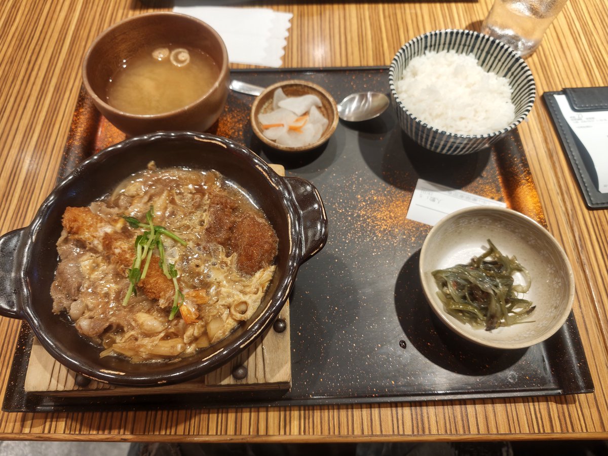honoosakura1's tweet photo. 今日はやよい軒で昼ご飯を食べます〜 https://t.co/xg8wyvwbnT
