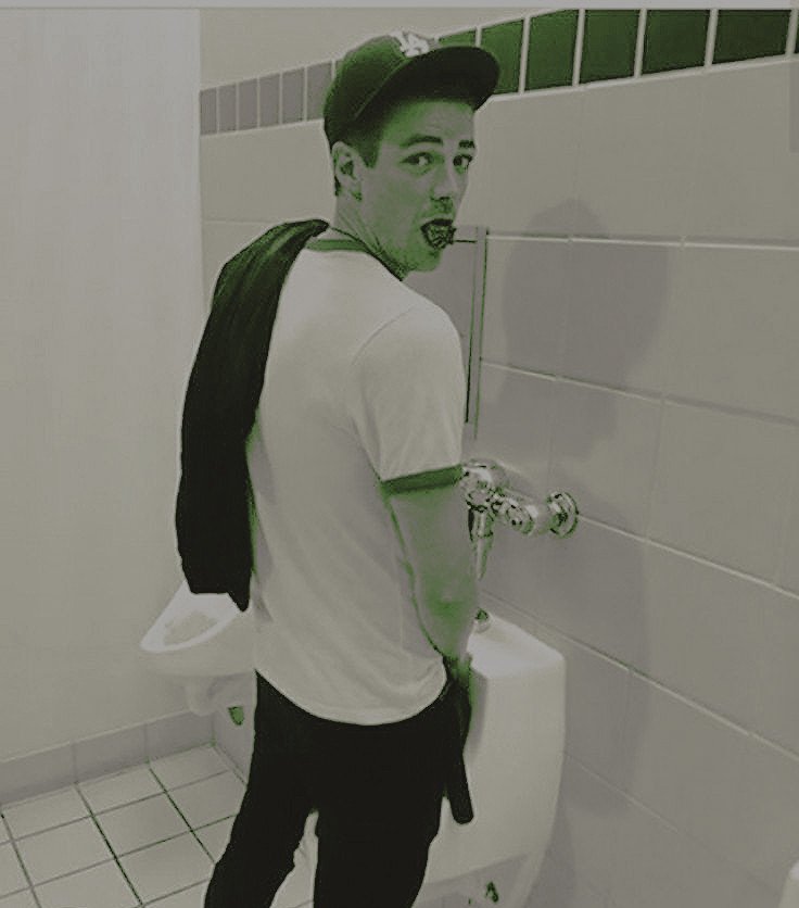 trolhadoce's tweet photo. ⠀
⠀
⠀⠀⠀⠀⠀⠀⠀𝗽𝗼𝘃 : você abriu minha galeria, 30% são fotos minhas e 70% é o loiro enjoado do barry.
⠀
⠀ https://t.co/IJexl3PrA7