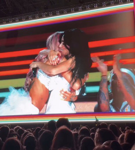 TINIbyju's tweet photo. AAAA GANAMOS LAS TINISTAS Y LALERAS WACHOO https://t.co/T34dT9vETO