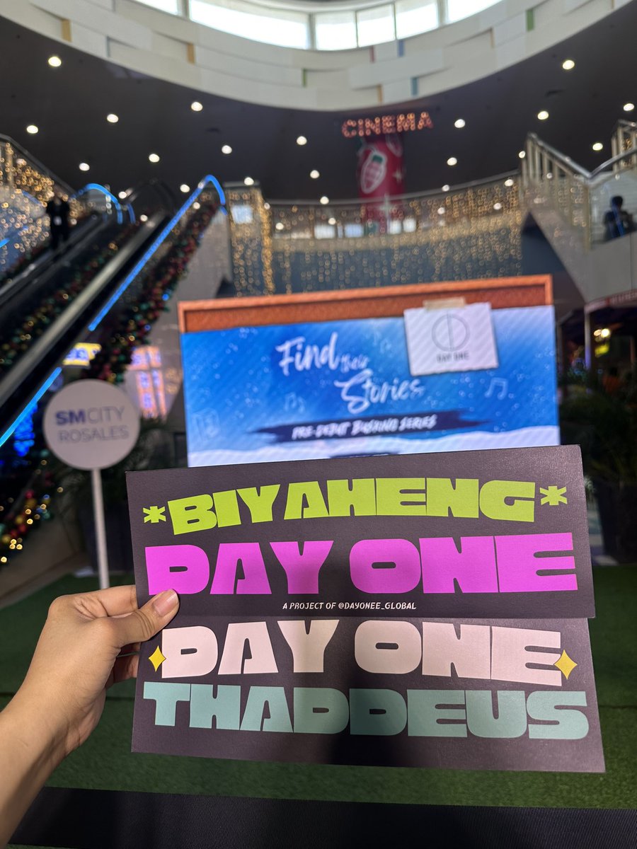 TeamThadOFC's tweet photo. We are now here at SM CITY ROSALES to support THADDEUS &amp; @DAYONEOfficial_! 💙

DAYONE SM ROSALES STORIES
#DAYONEFindTheirStories #DAYONEOfficial #DAYONE_THADDEUS https://t.co/CfXz4S56Dv