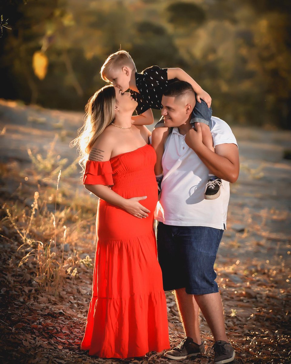 ErinnCarruba's tweet photo. Family is God’s love, offering us a little piece of heaven here on Earth.. Caption: @fabioalves. studio https://t.co/A2ZK2FZm0x