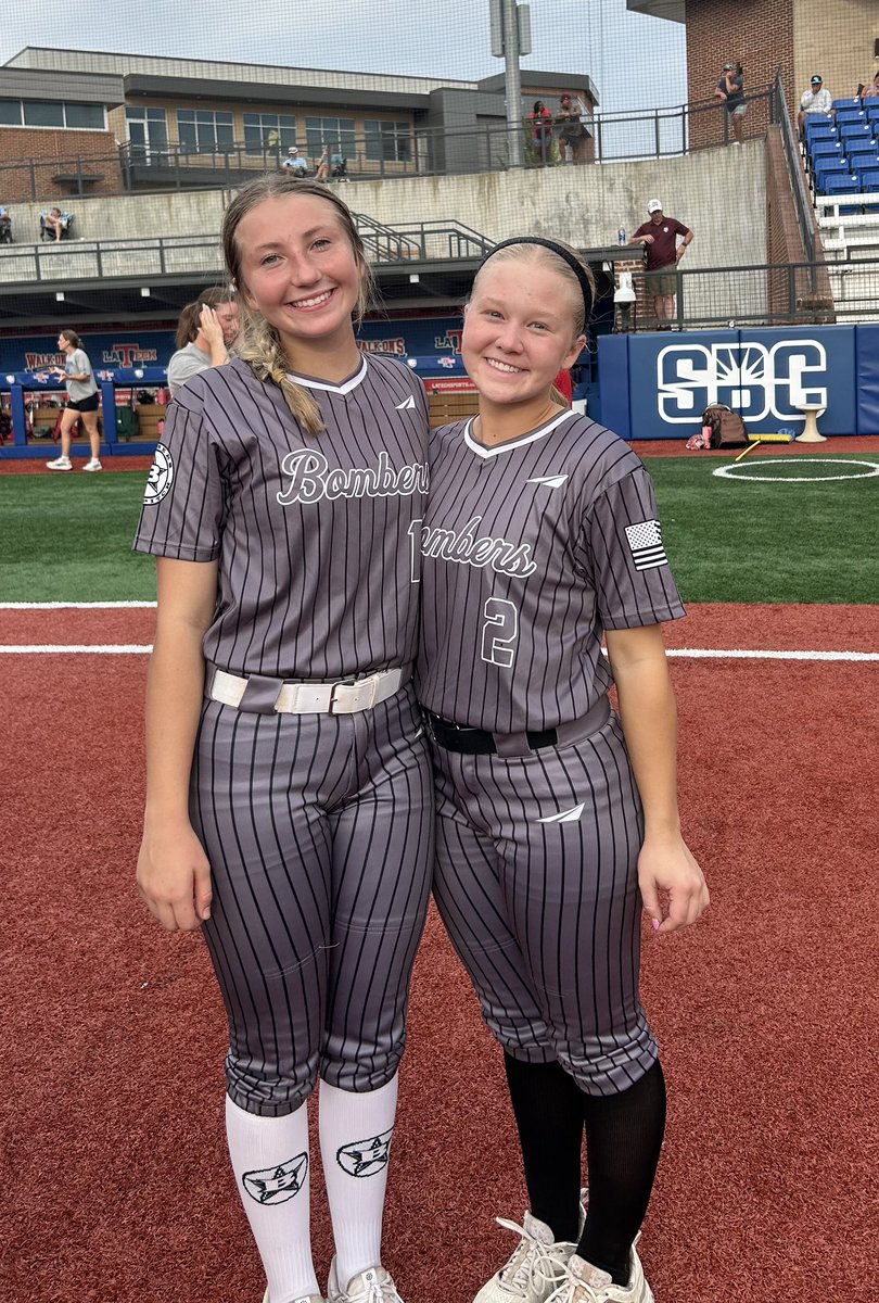 AnabelleJ_18's tweet photo. Always grateful for the opportunity to get on the field at @LATechSB!! 
Thank you so much @la_techSBCoachT and @TKrobetzky for another amazing camp! 
And I had a blast with my girl @alantrip2029!!! 
💙🐶❤️
#HBTD
@LABombersNob 
#bluebloods
#bombernation https://t.co/v55mHLg7gt