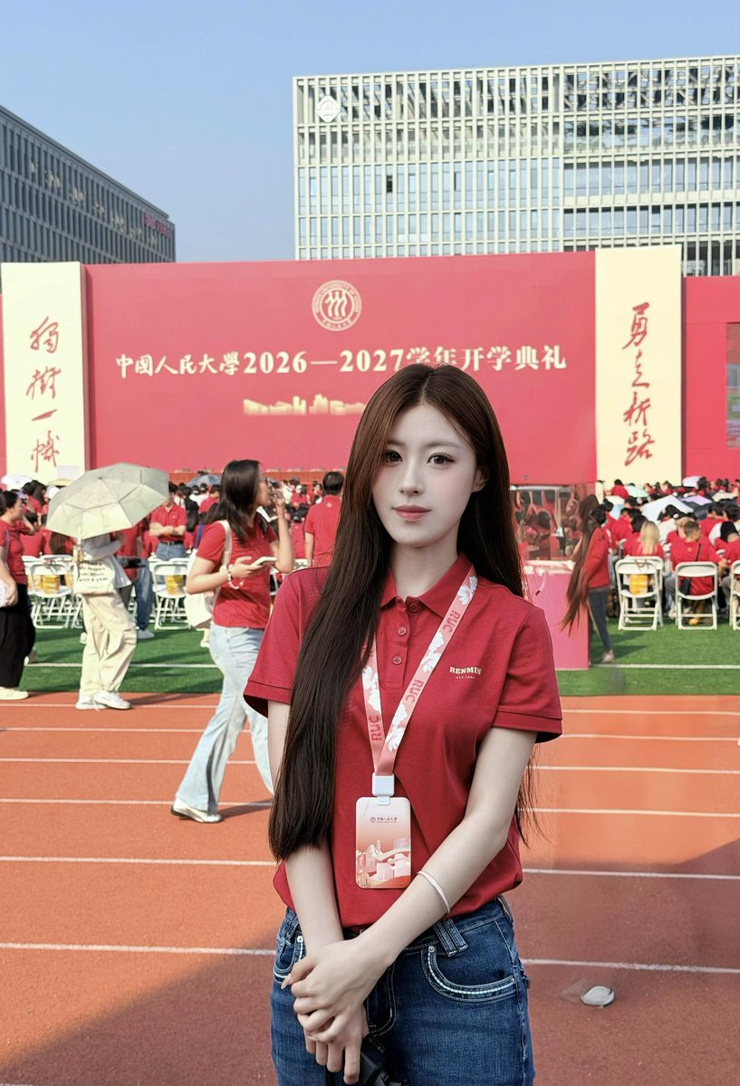 Hailey3ued's tweet photo. 本人22岁是名在校研一学生！

有人要锐评我的福吗

1：看福    2：看🐻

Luo照  实况！！,看了别说黑就行！！ https://t.co/6vIk97VU3o
