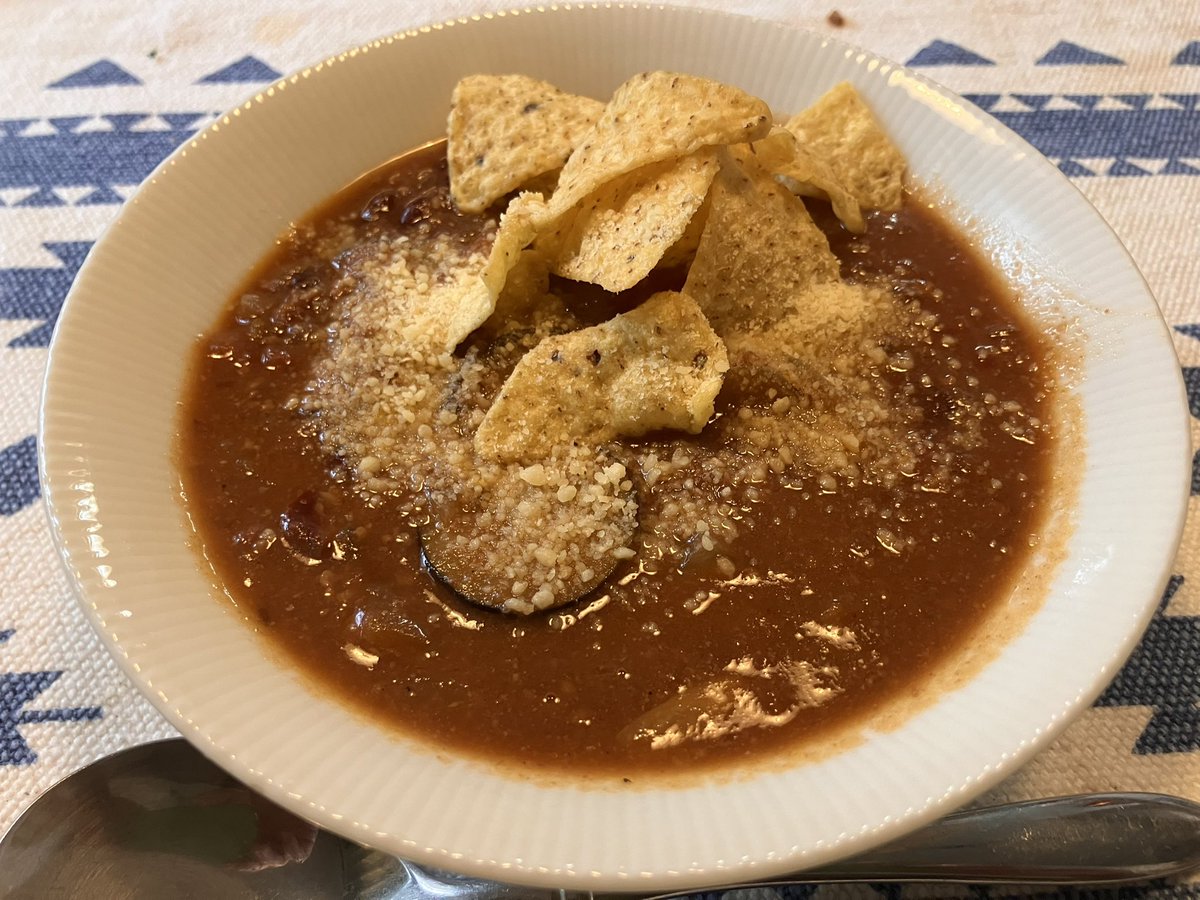 groovinjo's tweet photo. ミートソース🍝を作り始めたら、ナスを使って、とか、チリビーンズを作ろうとか思ってた、とか聴こえてきたので、ナス入りのチリビーンズになった
赤ワイン、赤味噌でボディを作り、クミン、キャラウェイ、チリパウダー、花椒でスパイシーに
これ、アリです！ https://t.co/GKDbJQ6Wnr