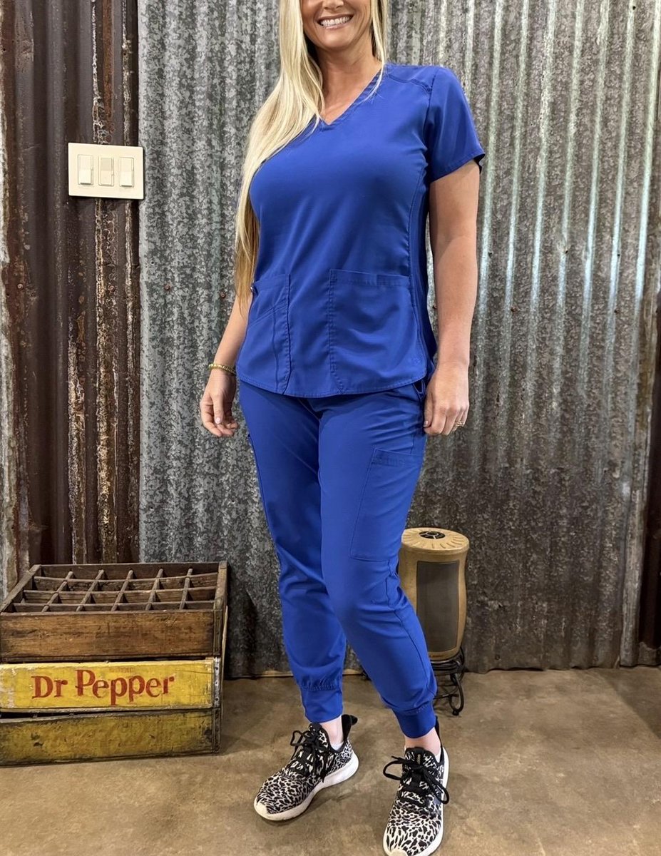 flashingnurses's tweet photo. 🩺Show us what's under those scrubs? @wifevixen7781🩺

God damn what a fucking body

Please RT and Follow her!
https://t.co/DtyNzCgUK1
More Flashing https://t.co/MpyjQs5sLF
#Nurse #scrubs #naughtynurse https://t.co/s0YljstPoS