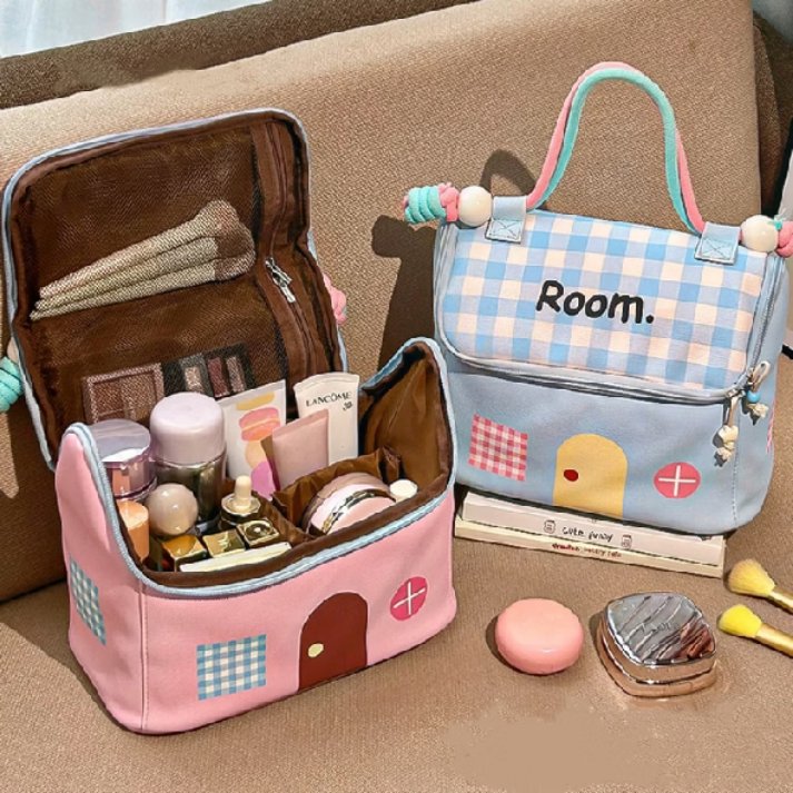 auelia_'s tweet photo. SETELAH NYELAM SHOPEE, I FOUND SOMETHING 👀

Nih buat yang belom punya tas make up, dan make up nya masih berantakan sini aku rekomendasiin pouch/tas make up. Udah tahan air, bahannya sintetis berkualitas tinggi, pilihan warna banyak and cakeup.

🔗 https://t.co/j9Gfgh2SzZ https://t.co/r8zR37Mo7m