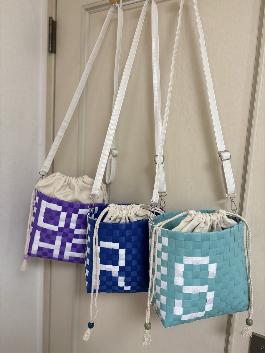 mokacansan's tweet photo. ライブ当日にロッカーを
借りられなかった場合
前回投稿したカバンはホテルで
お留守番してもい…
この子たちが出勤するかも😅
#nSSign_エンサイン https://t.co/G7ulbie6bP