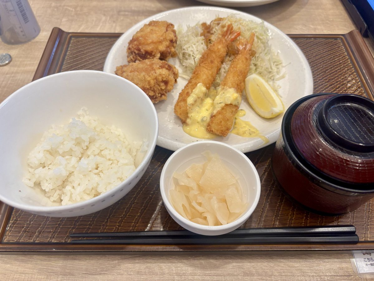 dande87763's tweet photo. ディズニーオンアイスの前に腹ごしらえ🦐揚げたての唐揚げが大きくてエビはぷりぷりで美味しい♡#ガスト #ディズニーオンアイス #秋の味覚 #日常垢さんと繋がりたい https://t.co/fYYYUhzcV2