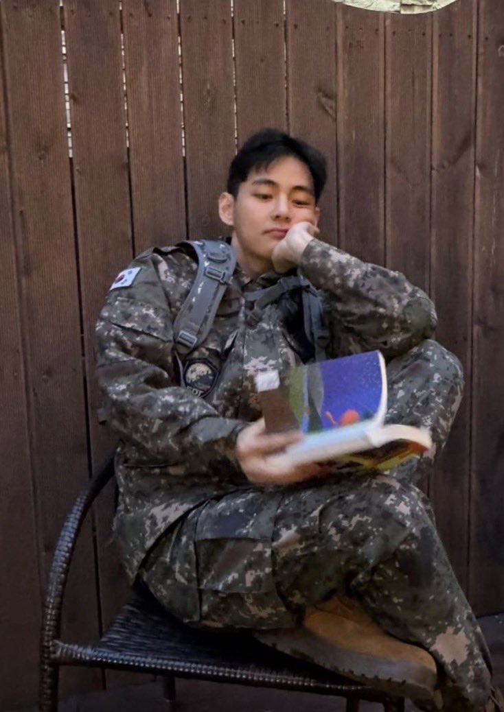 taelvrru's tweet photo. back when i was a military wife https://t.co/aymUQ5xXzO