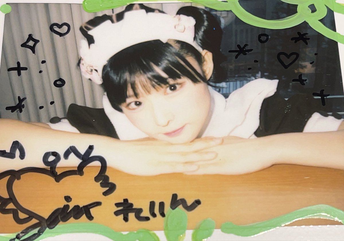 ojou_light's tweet photo. 一緒に魂のステージを上げるチェキ(載せ忘れてた)

と本日の自目ぎゃわいいコロネツインれいんさん https://t.co/IsJgTzFZDQ