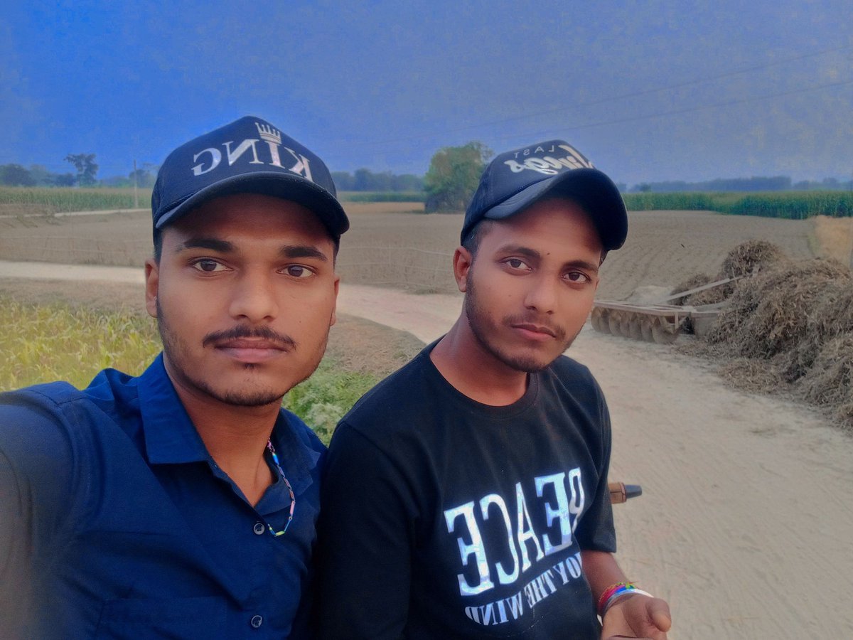 TieraMosena's tweet photo. With my brother. https://t.co/XjmB01ljbP
