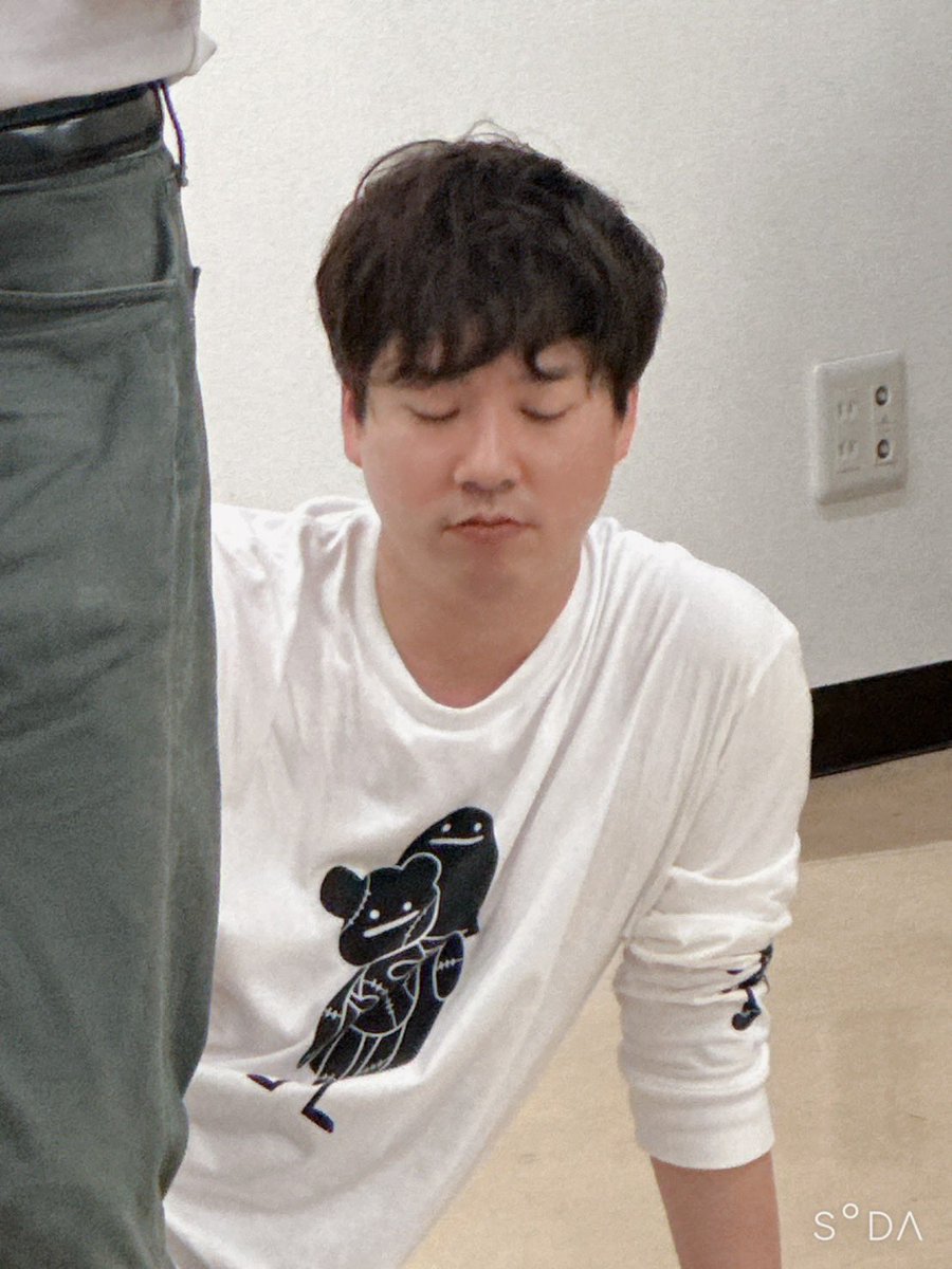 Lunchanel02's tweet photo. 昨日は#じかメロのアンサンブルメイン稽古でした！

代役が多かったですが、少しずつ動きがわかるようになってきて、緊張しますが本番がとても楽しみです😊
次はアンサンブルメンバー全員集まるといいなぁ✨

写真を撮られる時、いつも目を瞑ってしまっていることに定評のある僕… https://t.co/iMapkFHd4Z