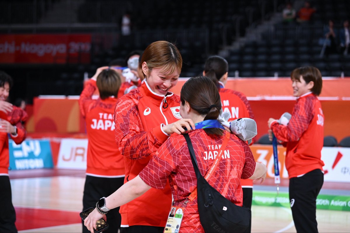 JAPAN_JBA's tweet photo. #AkatsukiJapan 女子日本代表
【🏆第20回アジア競技大会(2026／愛知・名古屋）大会レポート】

📝決勝
女子日本代表 70-75 女子韓国代表｜後半の怒とうの追い上げが一歩及ばずも、チームで勝ち取った銀メダル

レポー���はこちら：https://t.co/nUFTzeo6cO

#日本一丸 #AkatsukiJapan
#TEAMJAPAN #ともに一歩踏み出す勇気を