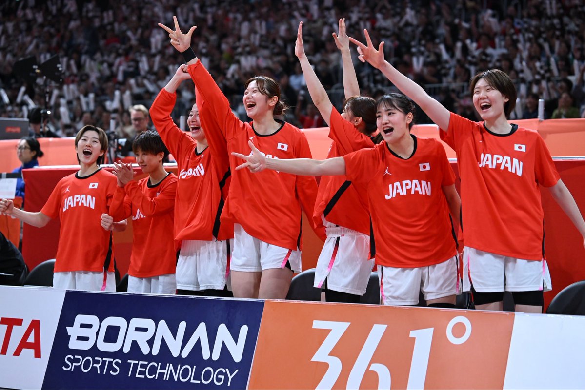 JAPAN_JBA's tweet photo. #AkatsukiJapan 女子日本代表
【🏆第20回アジア競技大会(2026／愛知・名古屋）大会レポート】

📝決勝
女子日本代表 70-75 女子韓国代表｜後半の怒とうの追い上げが一歩及ばずも、チームで勝ち取った銀メダル

レポー���はこちら：https://t.co/nUFTzeo6cO

#日本一丸 #AkatsukiJapan
#TEAMJAPAN #ともに一歩踏み出す勇気を